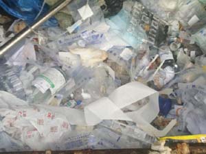凤城市凤凰医院医疗废物分类不清、多家企业违规作业污染严重