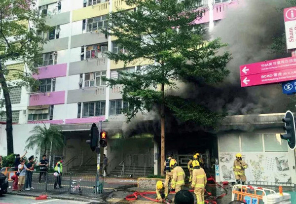 香港女议员言论一针见血:中国越糟 暴徒就越开心吗?她见证国庆阅兵当日办公室被扔汽油弹