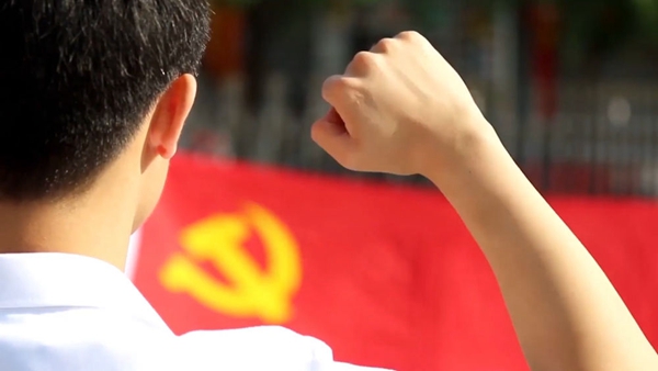 “我是党员,我先上!”