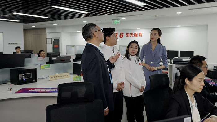 听说有内幕？“葱桶组合”探秘体彩开奖现场