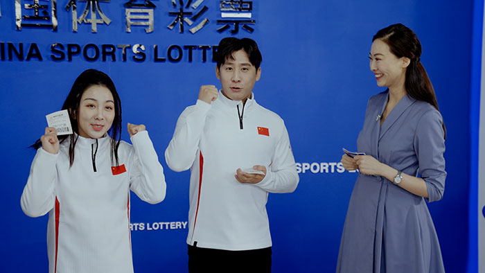 听说有内幕？“葱桶组合”探秘体彩开奖现场