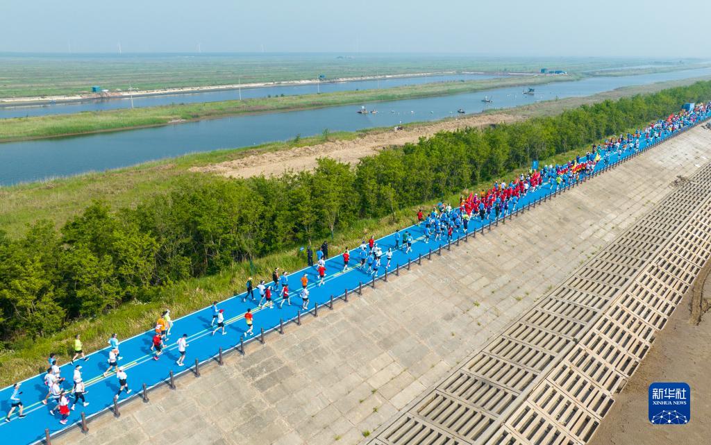 2023黄海湿地马拉松赛开跑