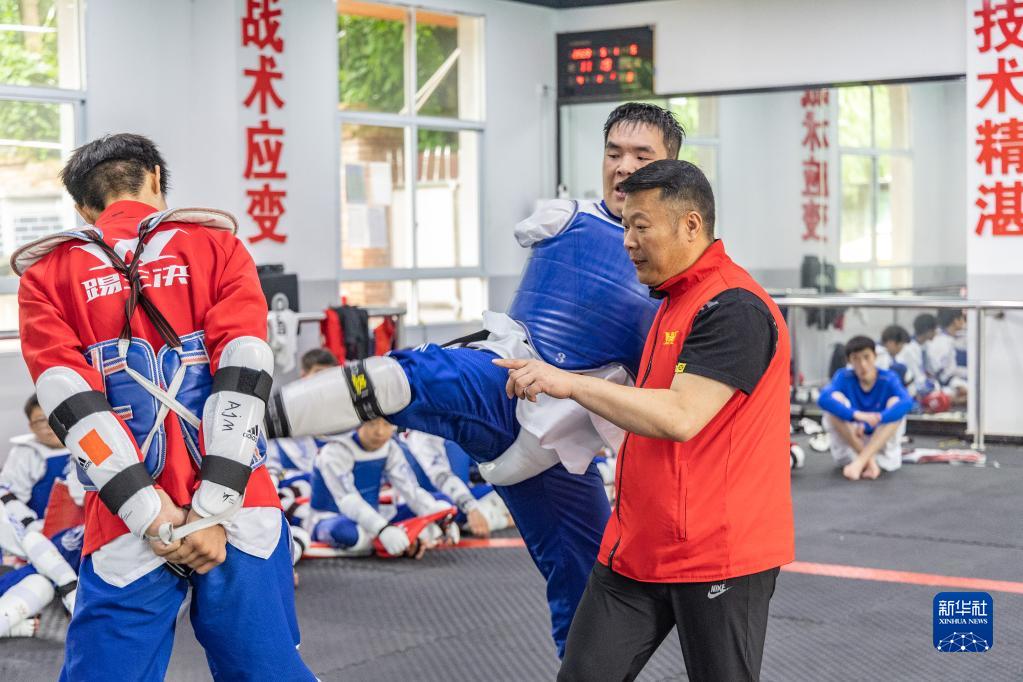 重庆：跆拳道点燃残疾青年的青春与梦想