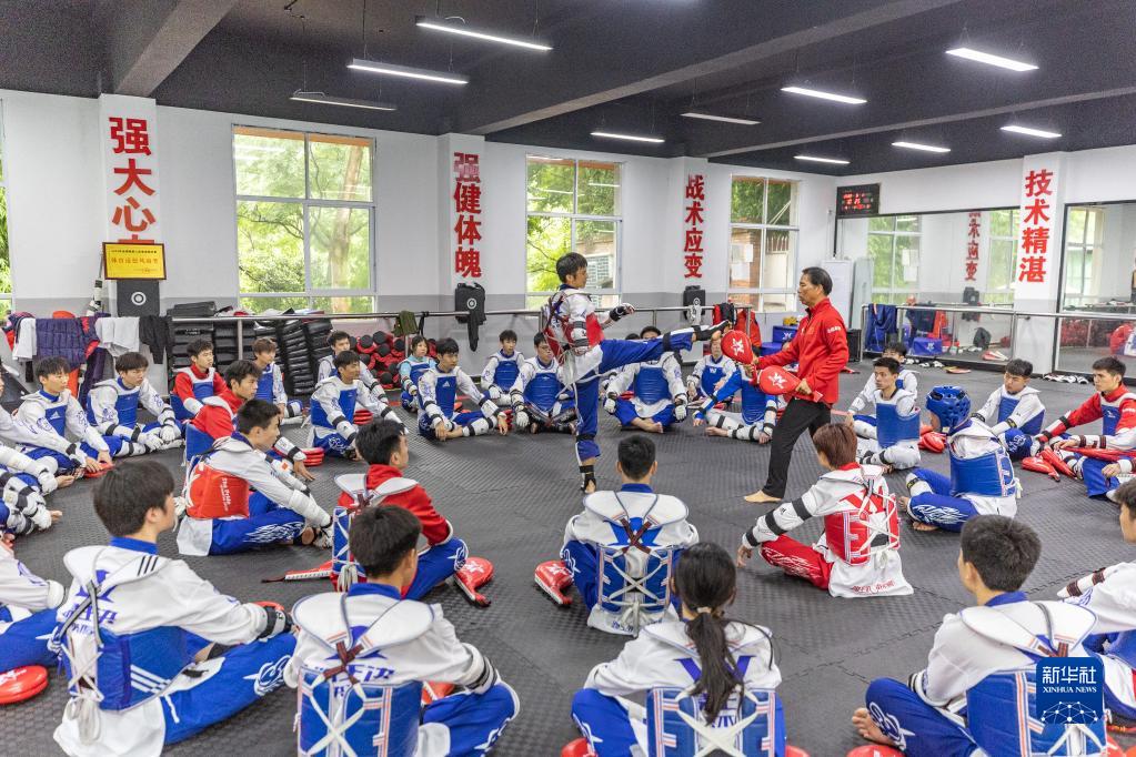 重庆：跆拳道点燃残疾青年的青春与梦想