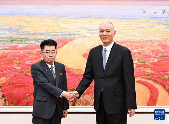 蔡奇分别会见越南共产党代表团、朝鲜劳动党代表团
