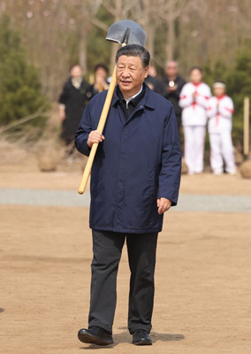 习近平总书记同劳动人民在一起