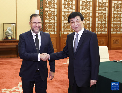 王沪宁会见委内瑞拉外长希尔