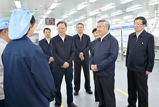 李希在天津调研时强调 坚持用改革精神和严的标准管党治党 推动党风廉政建设和反腐败斗争取得新成效