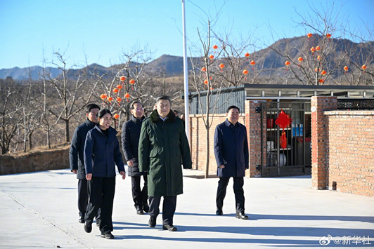 习近平在辽宁葫芦岛市看望慰问受灾群众:人民群众最困难的时候,党和政府就是大家最强大的依靠