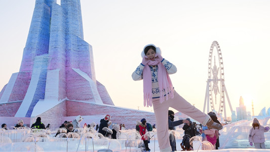第二十六届哈尔滨冰雪大世界接待游客数量突破200万人次