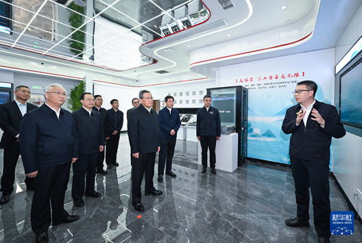李强在中国电信中国联通中国移动所属企业调研时强调　加力推进前沿新兴领域科技创新　更好培育新质生产力推动高质量发展