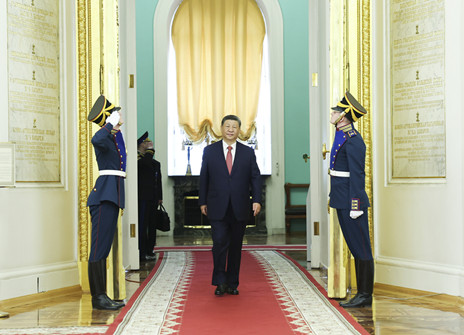 习近平同俄罗斯总统普京茶叙