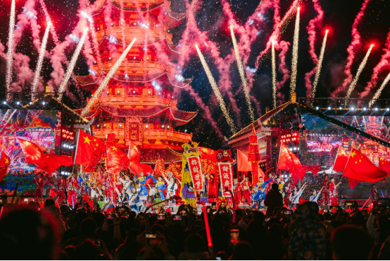 方特开启“双节”狂欢 国庆中秋打造合家欢乐盛宴