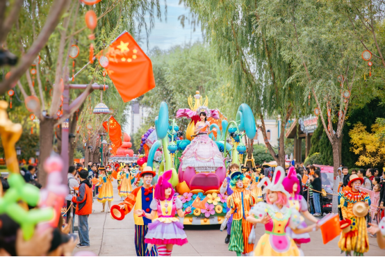 方特开启“双节”狂欢 国庆中秋打造合家欢乐盛宴