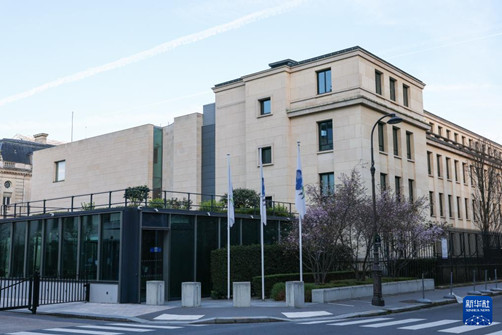 中美经贸磋商在法国巴黎开始举行