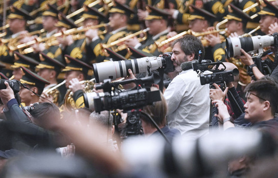 何以铸就欣欣向荣的中国——2026年全国两会世界观察