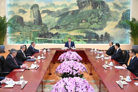 习近平会见俄罗斯外长拉夫罗夫